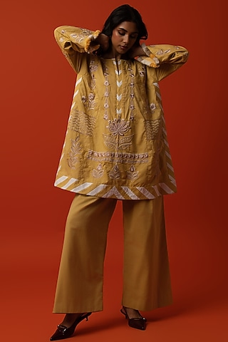Yellow Cotton Floral Thread Embroidered Kurta Set by BO TREE