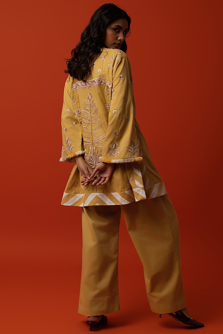 Yellow Cotton Floral Thread Embroidered Kurta Set by BO TREE at Pernia's Pop Up Shop