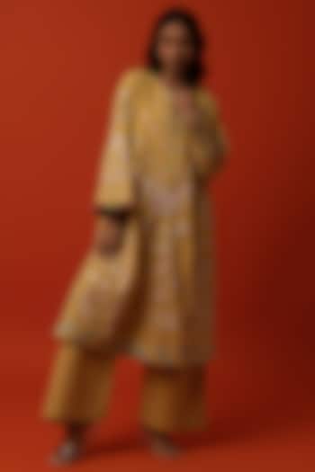 Yellow Cotton Floral Thread Embroidered Kurta Set by BO TREE at Pernia's Pop Up Shop