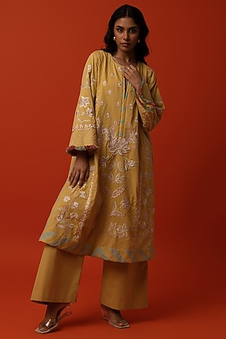 Yellow Cotton Floral Thread Embroidered Kurta Set by BO TREE