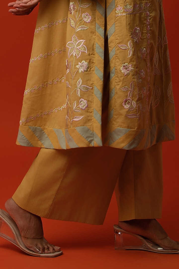 Yellow Cotton Floral Thread Embroidered Kurta Set by BO TREE at Pernia's Pop Up Shop