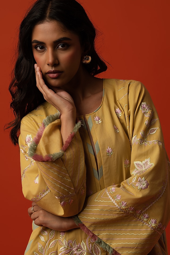 Yellow Cotton Floral Thread Embroidered Kurta Set by BO TREE at Pernia's Pop Up Shop