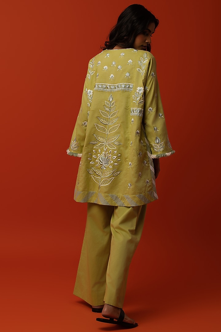 Mint Cotton Floral Thread Embroidered Kurta Set by BO TREE at Pernia's Pop Up Shop