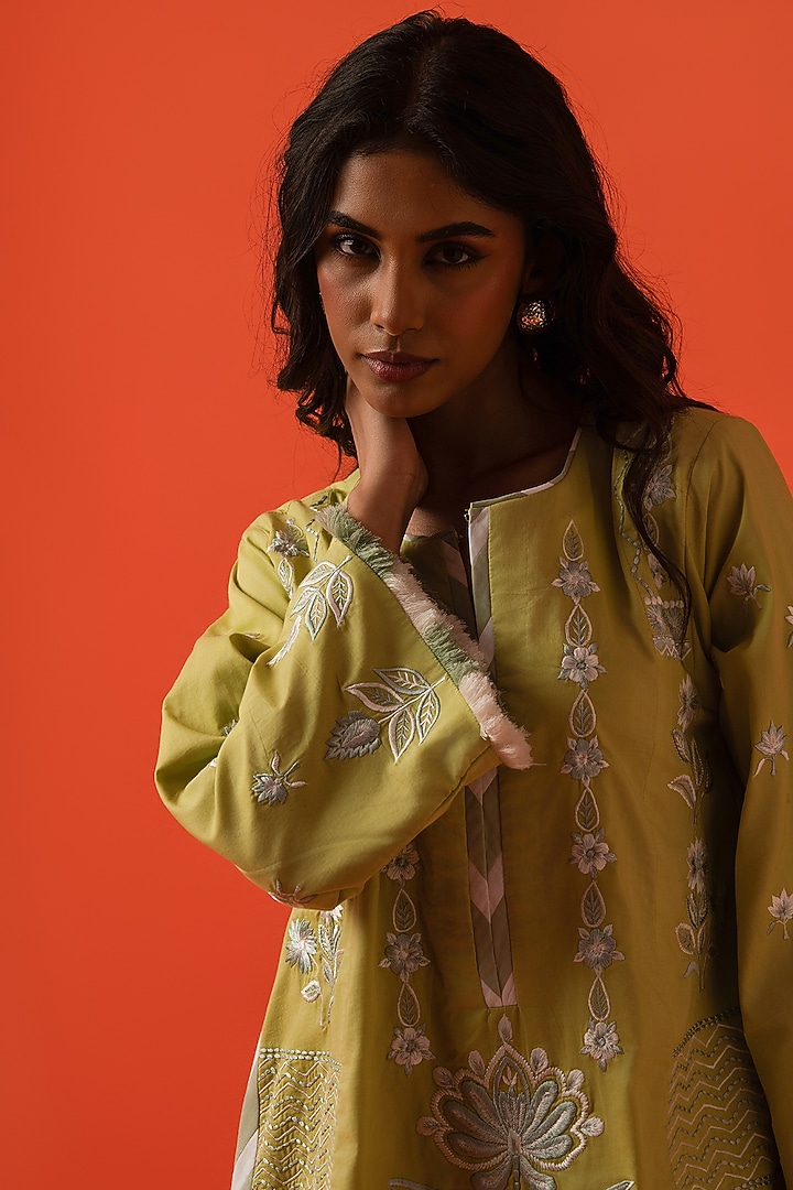 Mint Cotton Floral Thread Embroidered Kurta Set by BO TREE at Pernia's Pop Up Shop