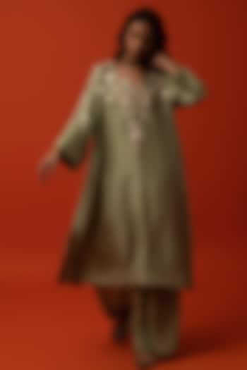 Sage Green Silk Floral Thread Embroidered Kurta Set by BO TREE at Pernia's Pop Up Shop