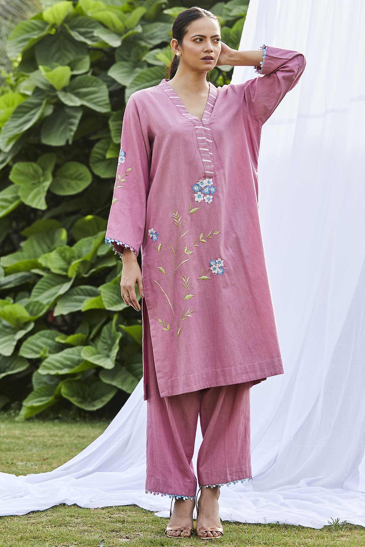 Pink Cotton Slub Floral Motif Embroidered Kurta Set by BO TREE at Pernia's Pop Up Shop