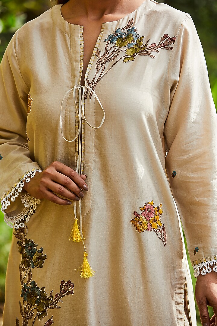Beige Chanderi Printed & Applique Work Kurta Set by BO TREE at Pernia's Pop Up Shop