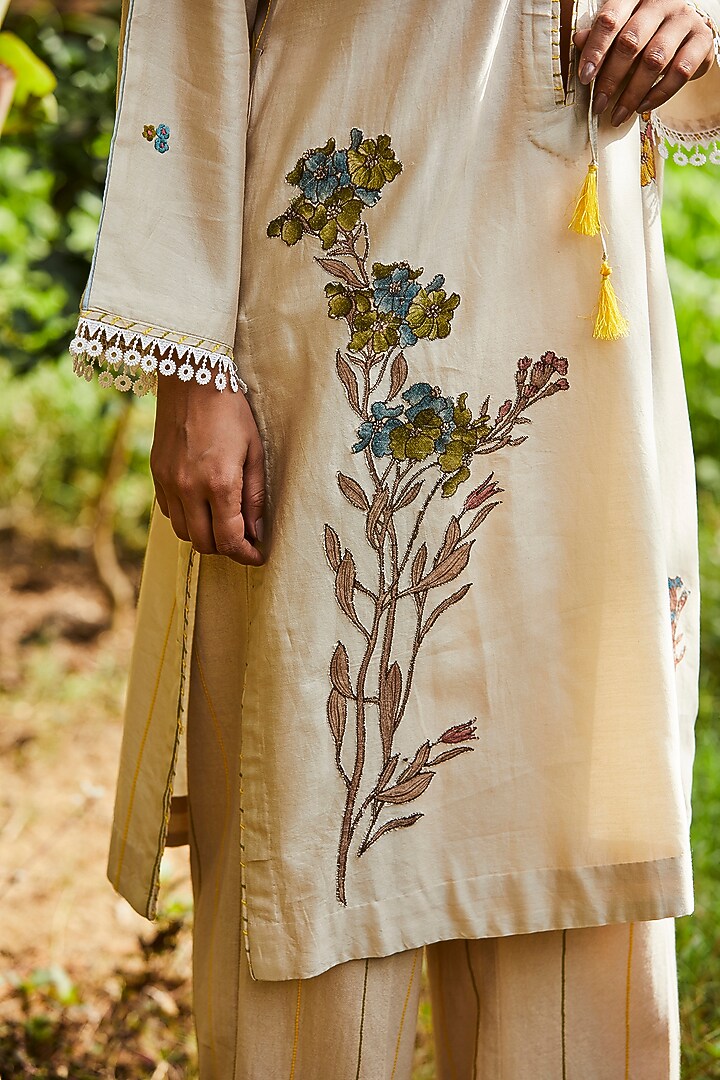 Beige Chanderi Printed & Applique Work Kurta Set by BO TREE at Pernia's Pop Up Shop
