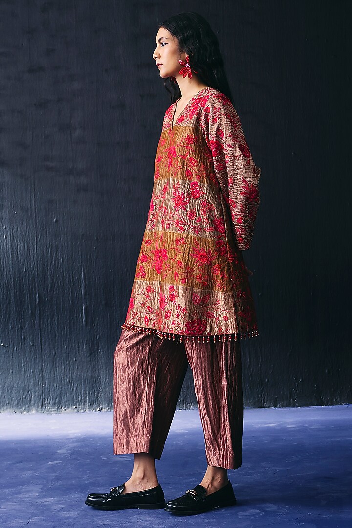 Gold Tissue Thread Embroidered Short Paneled Kurta Set by BO TREE at Pernia's Pop Up Shop