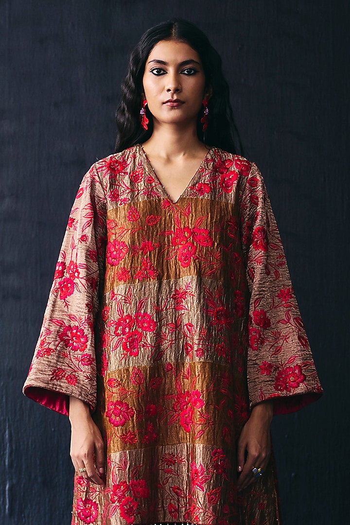 Gold Tissue Thread Embroidered Short Paneled Kurta Set by BO TREE at Pernia's Pop Up Shop