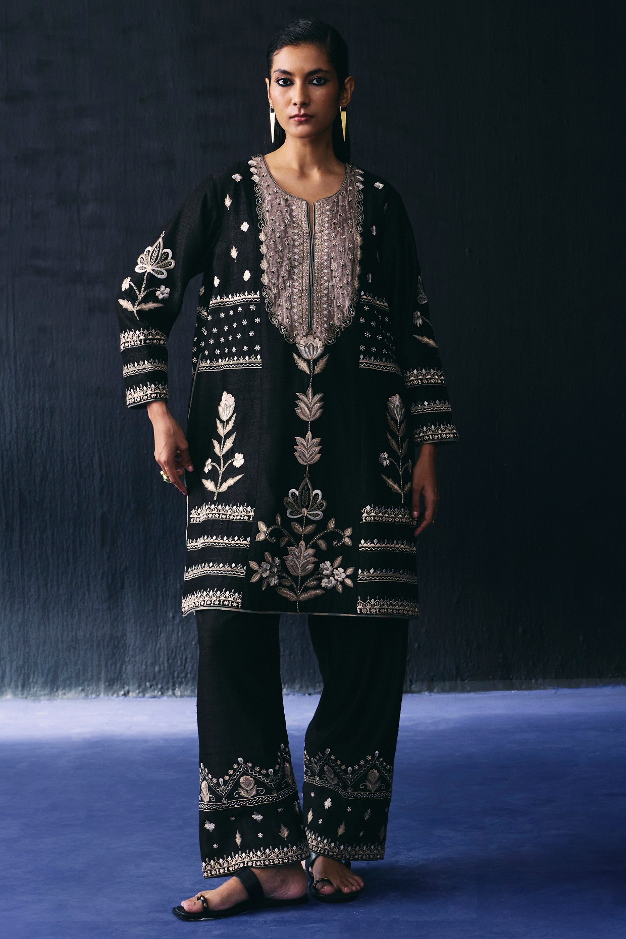 BO TREE Black Raw Silk Embroidered Kurta Set