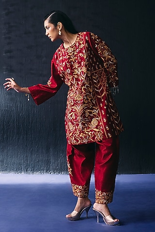 Maroon Raw Silk Embroidered Kurta Set by BO TREE