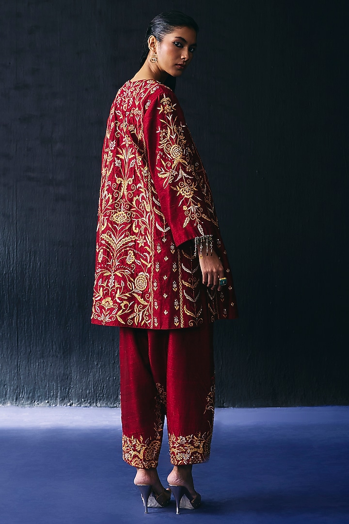Maroon Raw Silk Embroidered Kurta Set by BO TREE at Pernia's Pop Up Shop