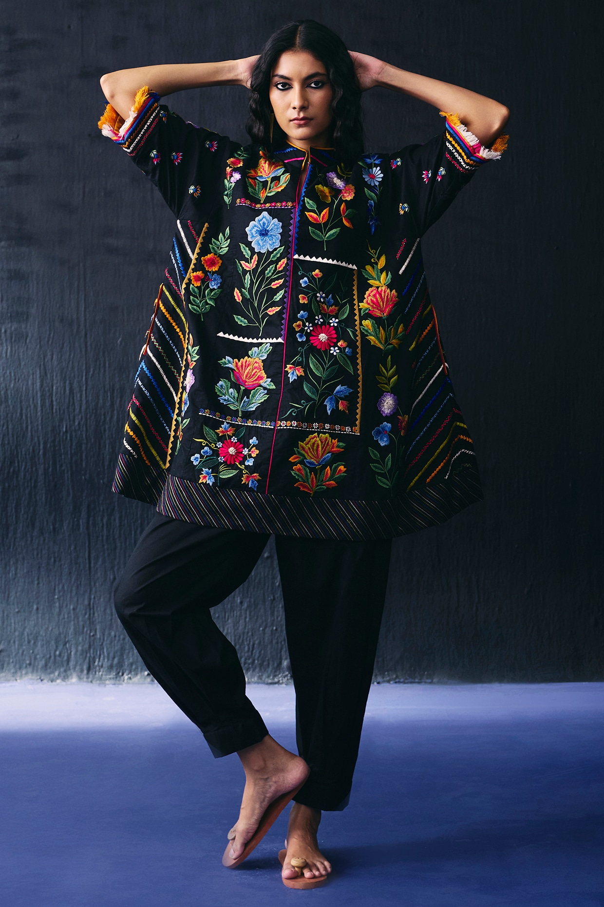 BO TREE Black Cotton Floral Thread Embroidered Kurta Set