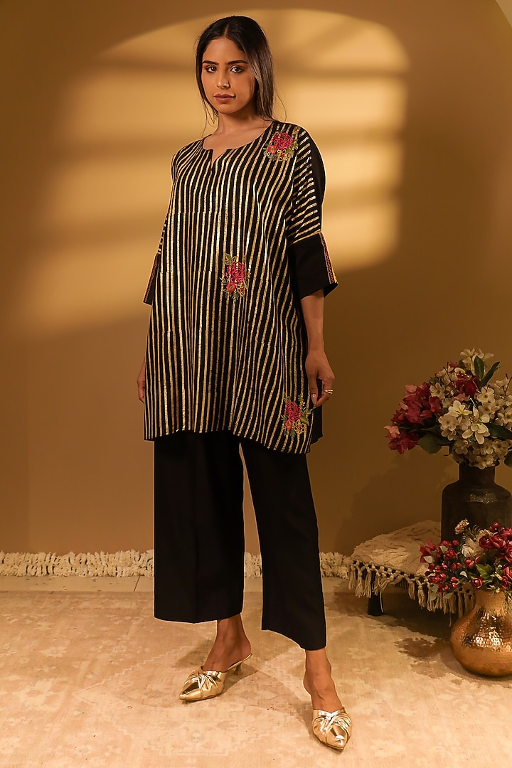 Black Chanderi Thread Embroidered Kaftan Set by BO TREE at Pernia's Pop Up Shop