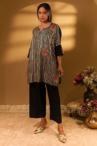Black Chanderi Thread Embroidered Kaftan Set by BO TREE