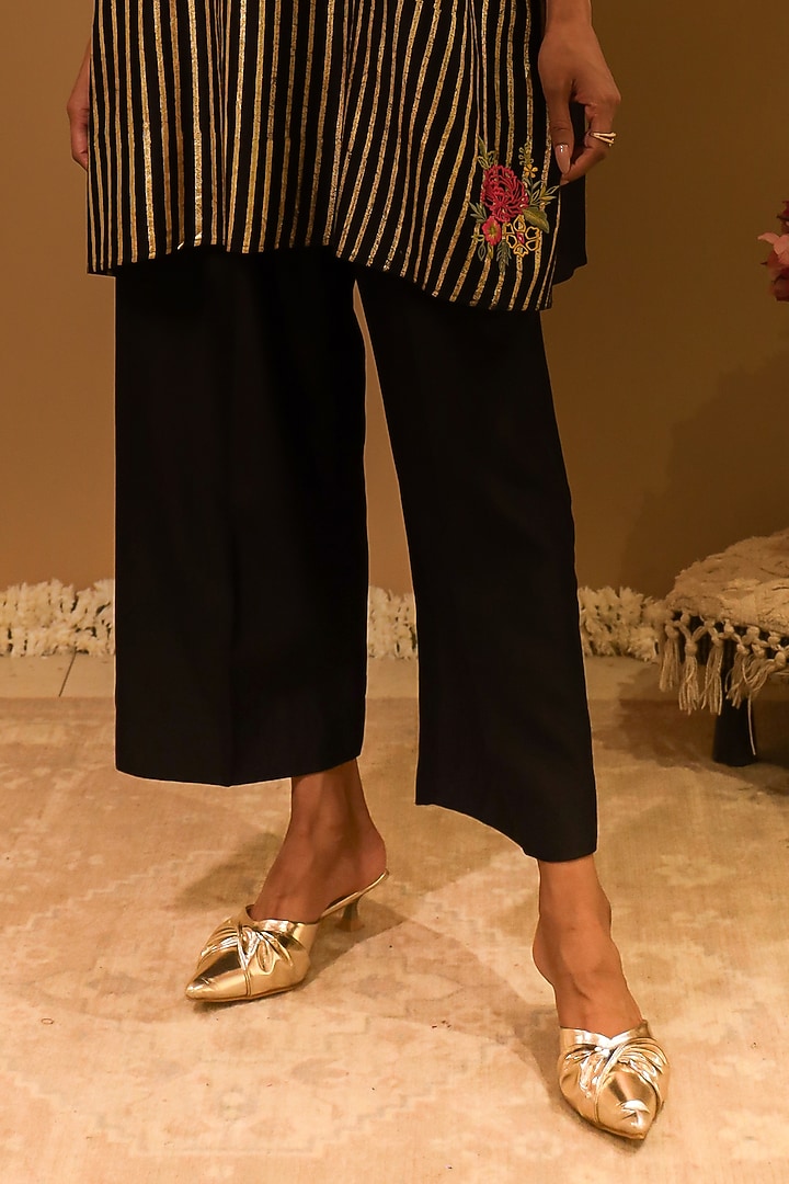 Black Chanderi Thread Embroidered Kaftan Set by BO TREE at Pernia's Pop Up Shop