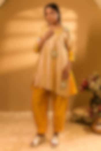 Yellow Chanderi Thread Embroidered Kaftan Set by BO TREE at Pernia's Pop Up Shop