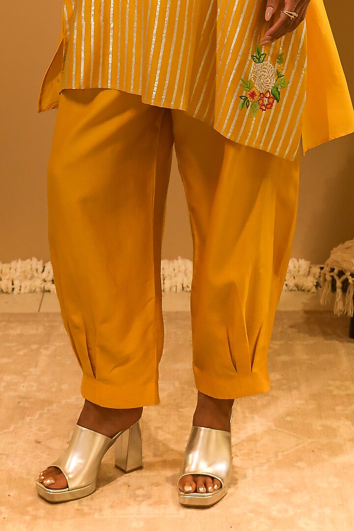 Yellow Chanderi Thread Embroidered Kaftan Set by BO TREE at Pernia's Pop Up Shop