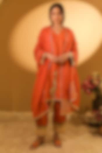 Rust Chanderi Thread Embroidered Kurta Set by BO TREE at Pernia's Pop Up Shop