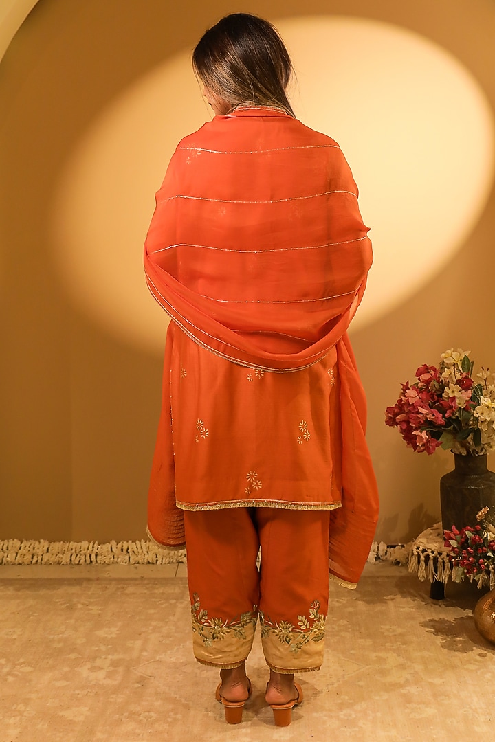 Rust Chanderi Thread Embroidered Kurta Set by BO TREE at Pernia's Pop Up Shop