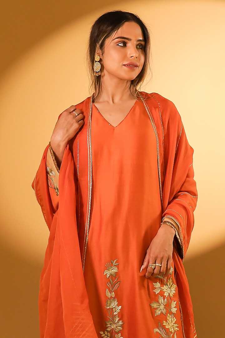 Rust Chanderi Thread Embroidered Kurta Set by BO TREE at Pernia's Pop Up Shop