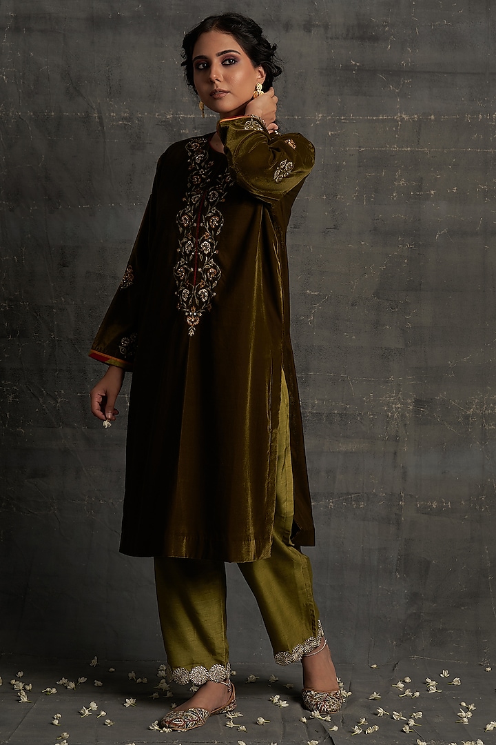 Olive Green Velvet Resham & Sequins Embroidered Kurta Set by BO TREE