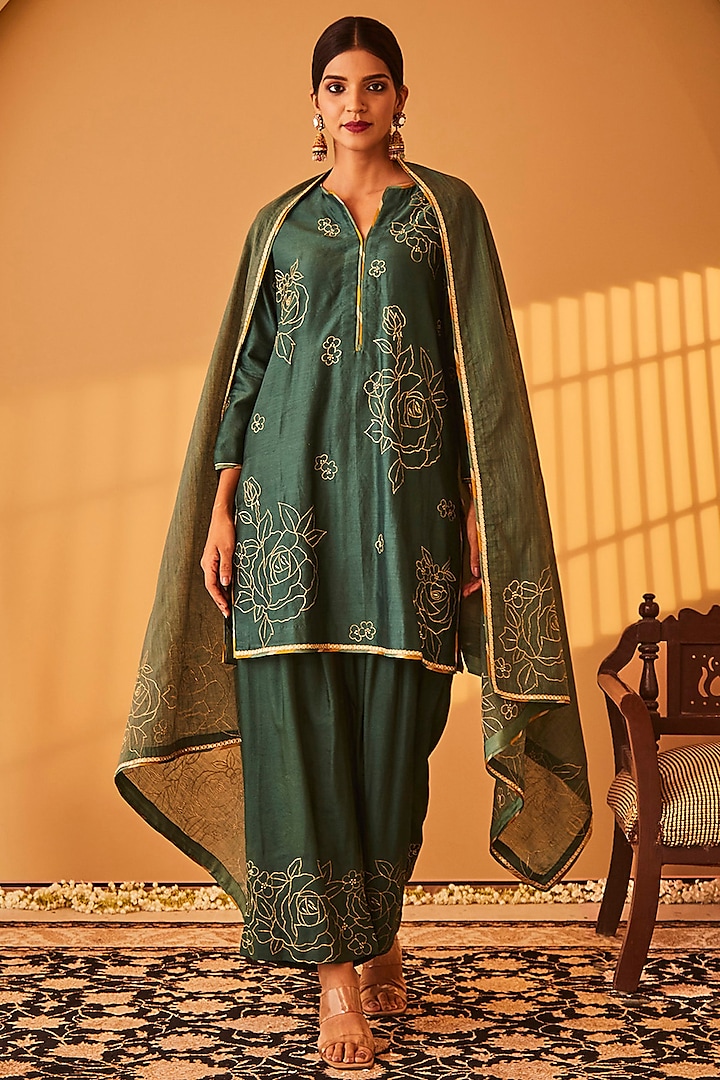 Green Chanderi Zari Embroidered Kurta Set by BO TREE at Pernia's Pop Up Shop