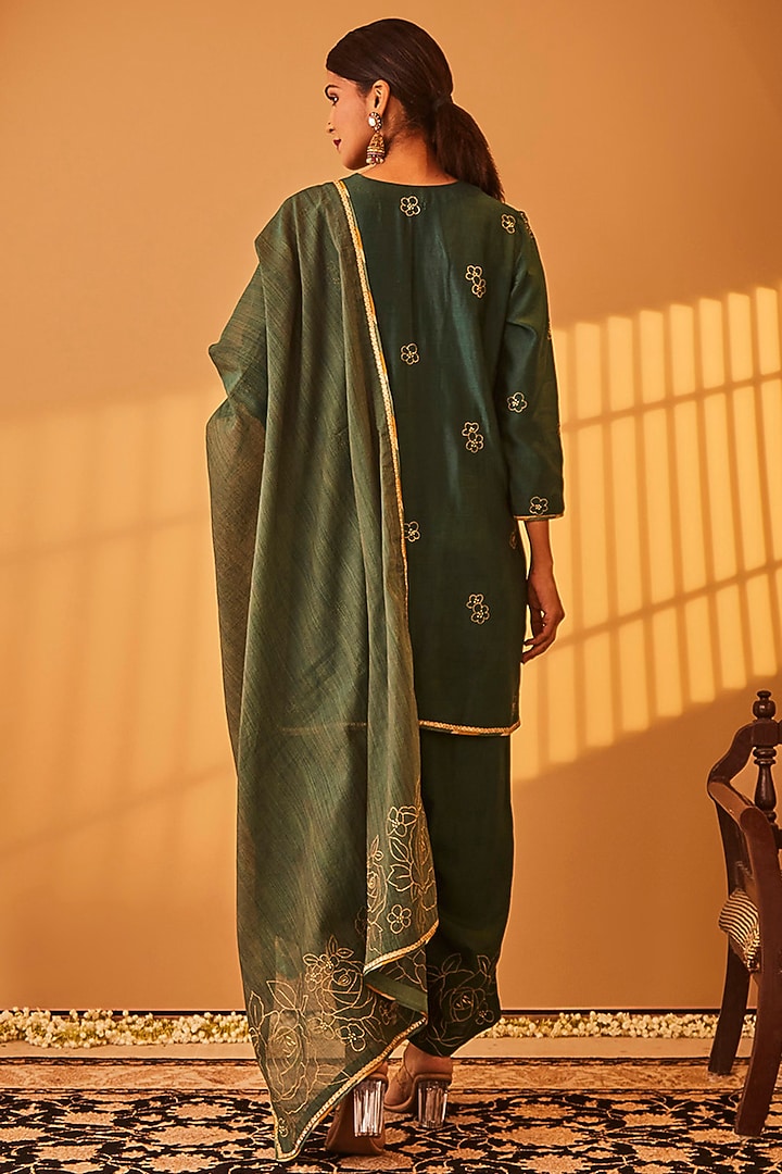 Green Chanderi Zari Embroidered Kurta Set by BO TREE at Pernia's Pop Up Shop