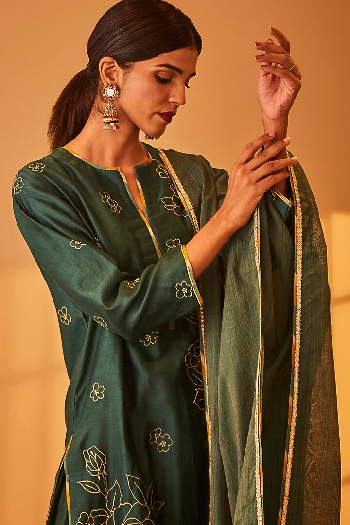 Green Chanderi Zari Embroidered Kurta Set by BO TREE at Pernia's Pop Up Shop