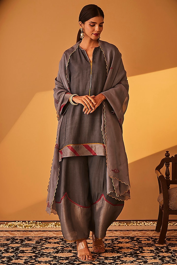 Grey Habutai Silk Kurta Set by BO TREE at Pernia's Pop Up Shop