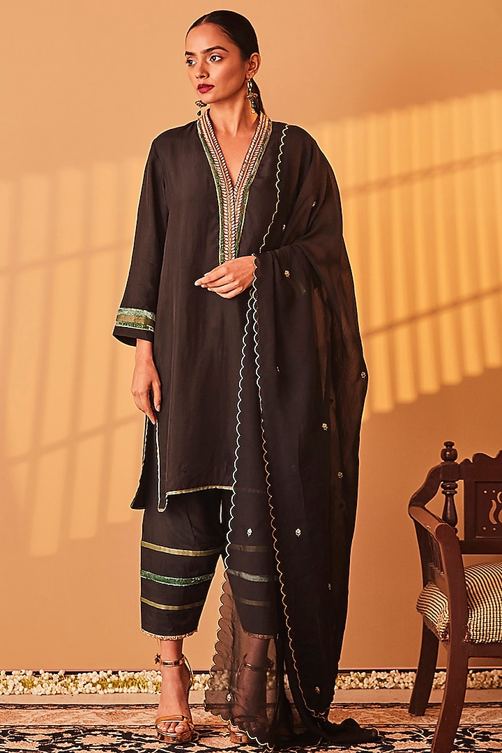 Black Habutai Silk Zardosi Embroidered Kurta Set by BO TREE at Pernia's Pop Up Shop