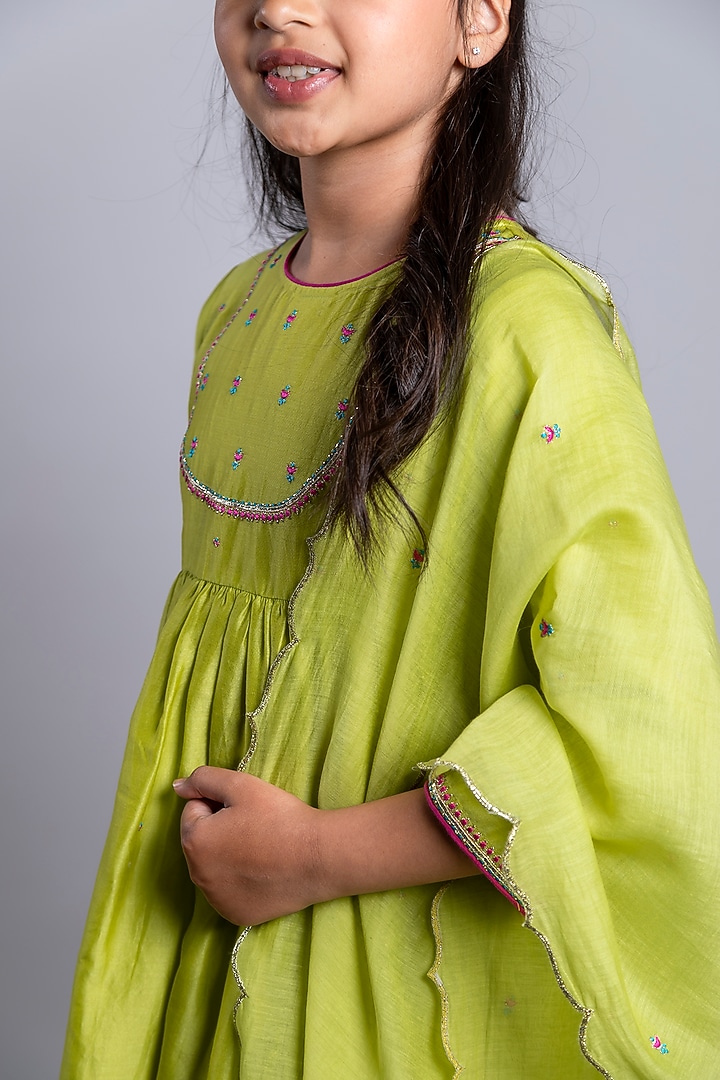 Green Chanderi Silk Embroidered Kurta Set For Girls by Boteh at Pernia's Pop Up Shop