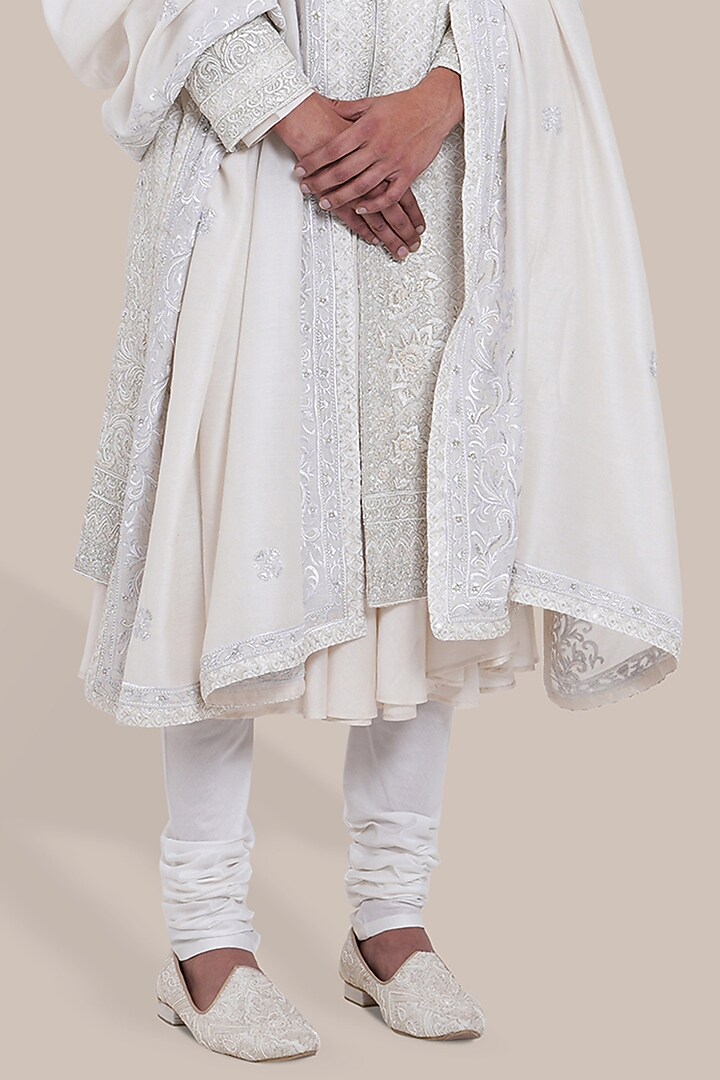 Off-White Georgette Silk Floral Embroidered Groom Sherwani Set by BRAHAAN at Pernia's Pop Up Shop