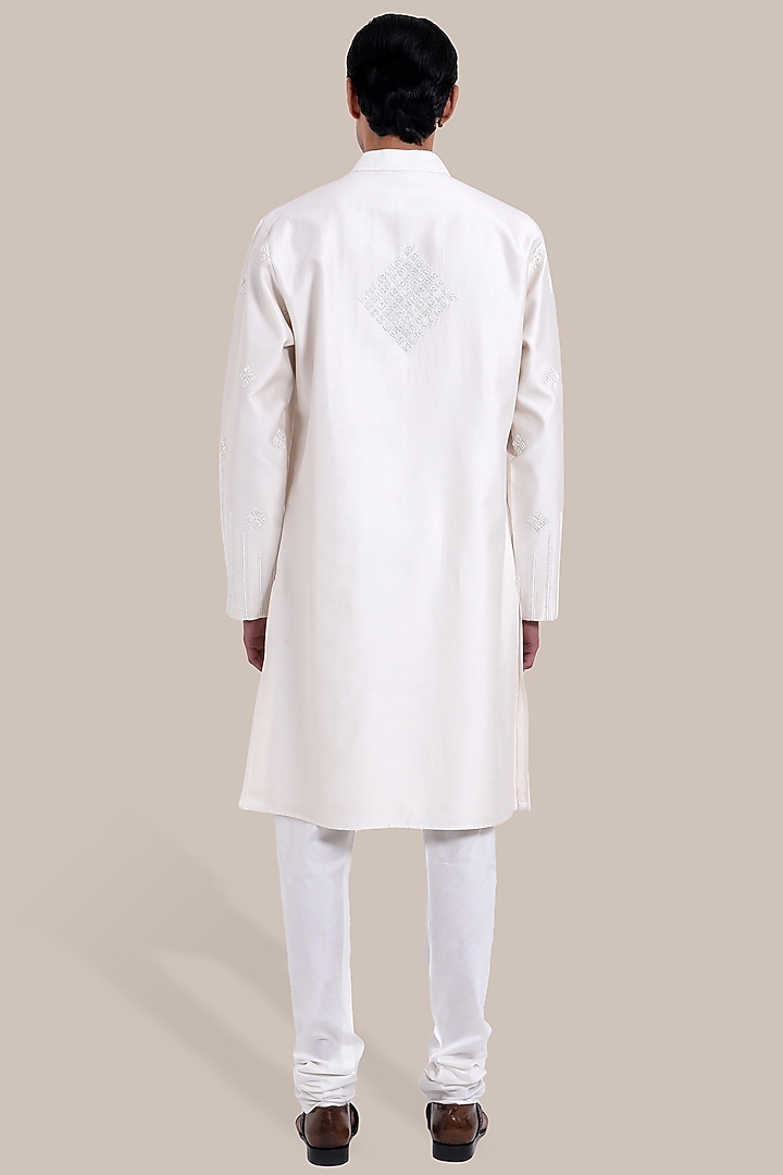 Off-White Pure Silk Embroidered Kurta Set by BRAHAAN at Pernia's Pop Up Shop