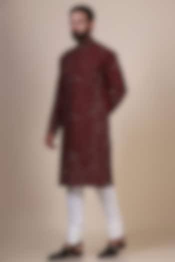Maroon Raw Silk Floral Embroidered Kurta Set by BRAHAAN at Pernia's Pop Up Shop