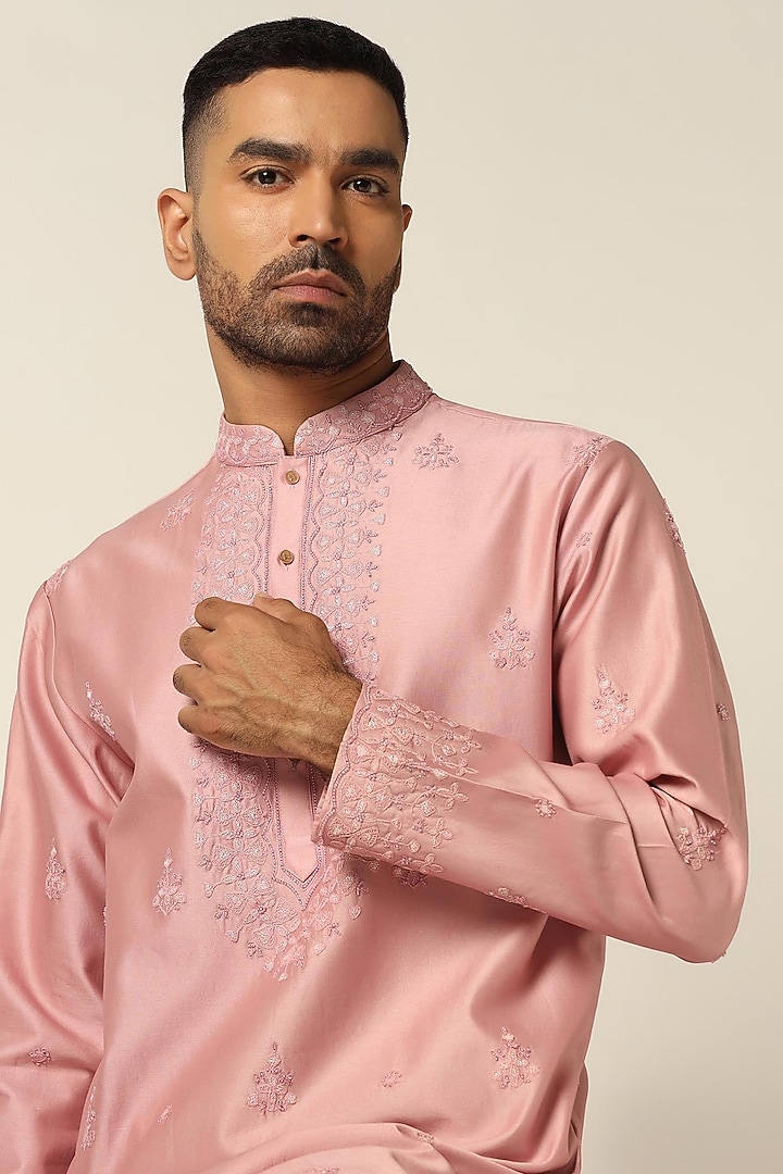 Pink Chanderi Silk Thread Embroidered Kurta Set by BRAHAAN at Pernia's Pop Up Shop