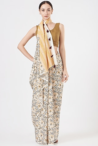 Off-White Cotton Mulmul Printed Saree Set by Brij Bari