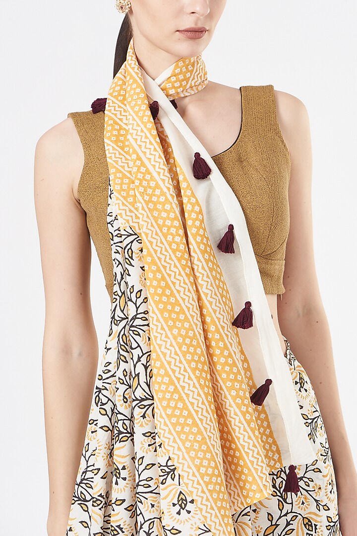 Off-White Cotton Mulmul Printed Festive Saree Set by Brij Bari at Pernia's Pop Up Shop