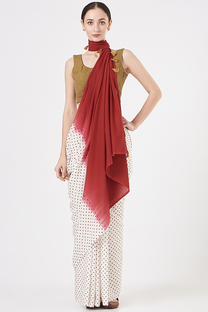 Red & Off-White Printed Saree Set by Brij Bari