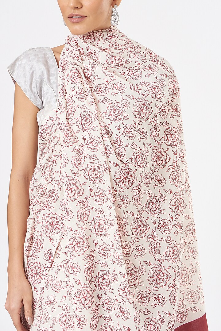 Off-White Block Printed Festive Saree Set by Brij Bari at Pernia's Pop Up Shop