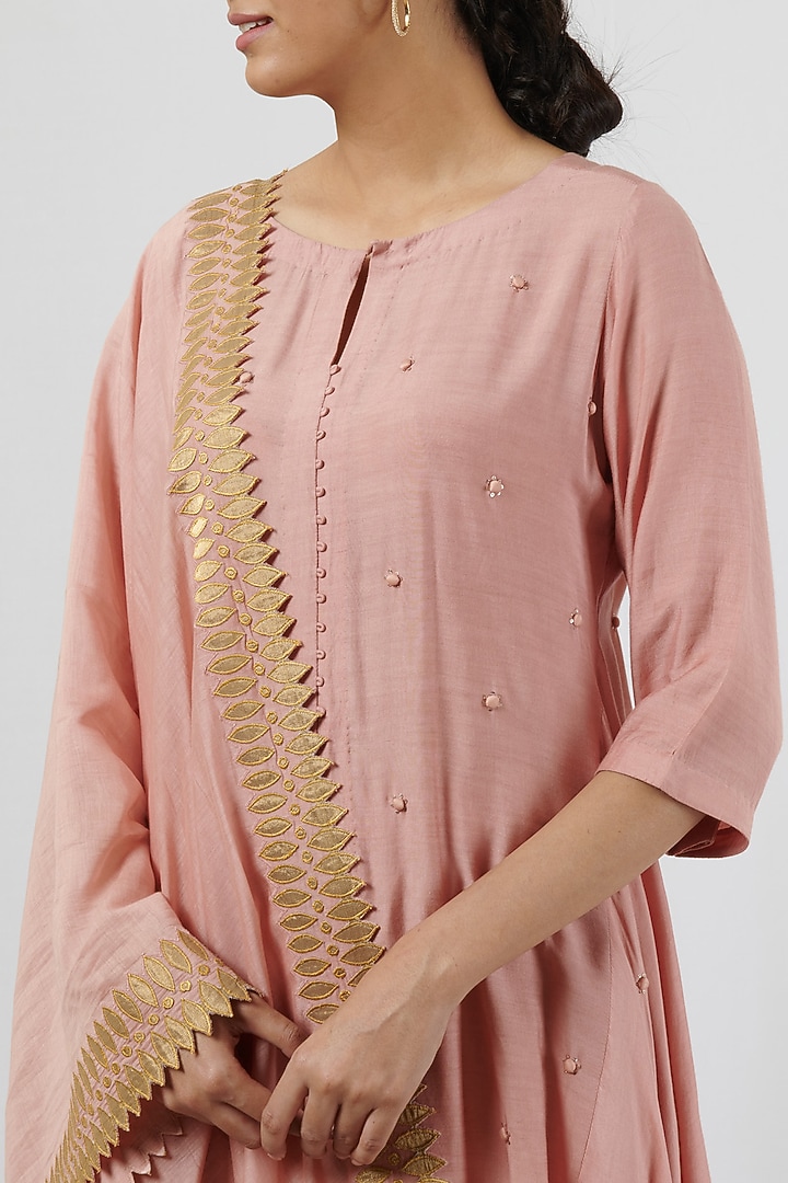Vintage Pink Chanderi Embroidered Kurta Set by BRIJ at Pernia's Pop Up Shop