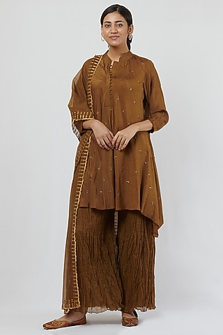 Gold Champagne Kora Chanderi Embroidered Kurta Set by BRIJ