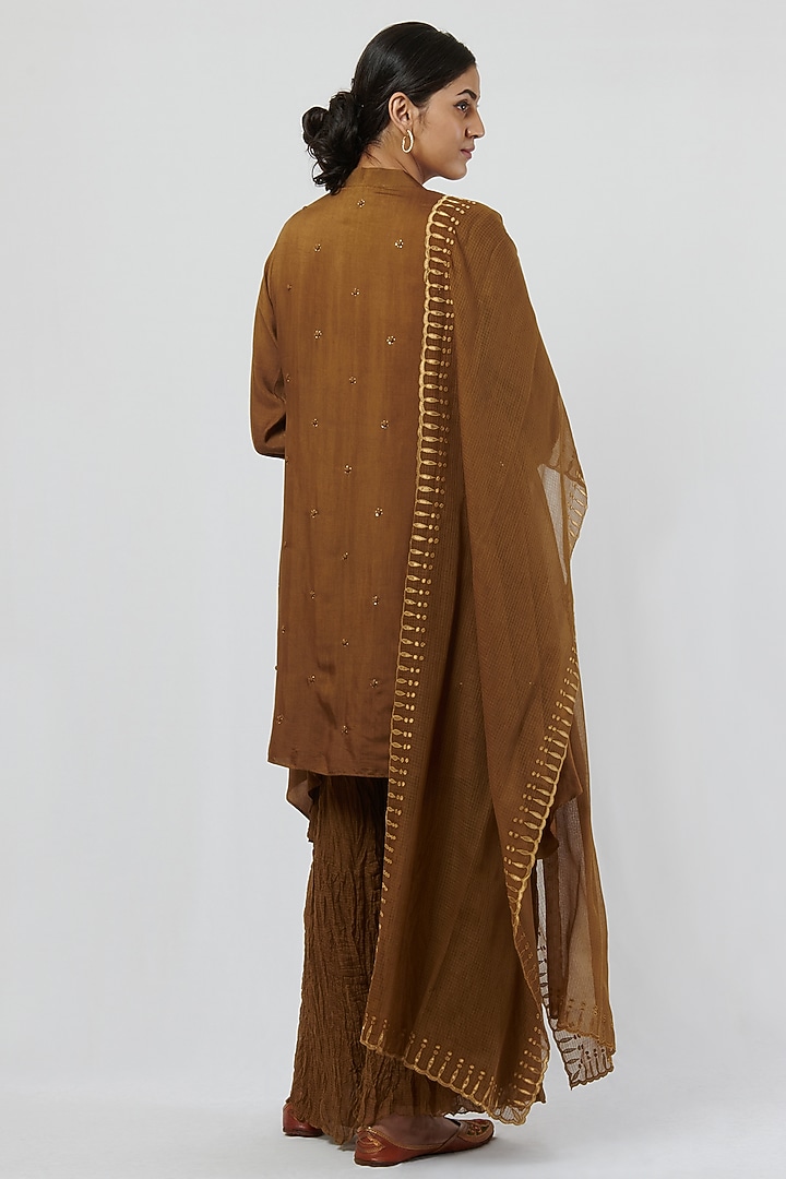 Gold Champagne Kora Chanderi Embroidered Kurta Set by BRIJ at Pernia's Pop Up Shop