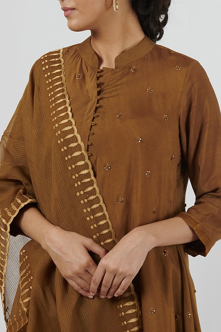Gold Champagne Kora Chanderi Embroidered Kurta Set by BRIJ at Pernia's Pop Up Shop