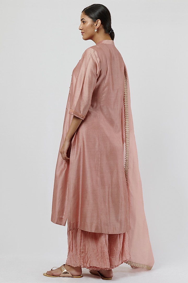 Vintage Pink Chanderi Embroidered Kurta Set by BRIJ at Pernia's Pop Up Shop