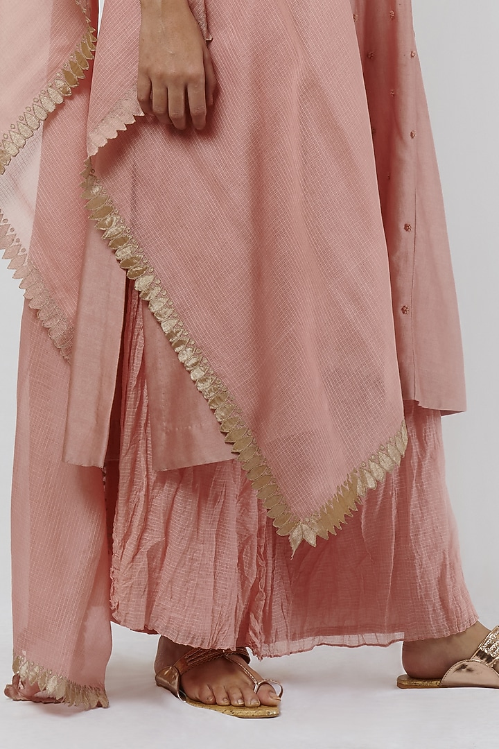 Vintage Pink Chanderi Embroidered Kurta Set by BRIJ at Pernia's Pop Up Shop