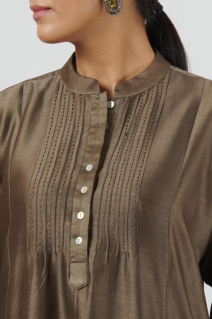 Warm Grey Chanderi High-Low Kurta Set by BRIJ at Pernia's Pop Up Shop