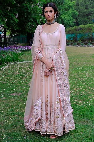 Peach Silk Chanderi Resham Embroidered Kalidar Anarkali Set by Bruhi pant