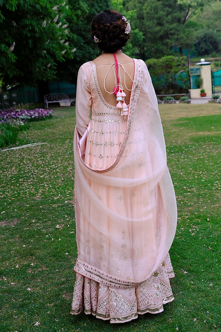 Peach Silk Chanderi Resham Embroidered Kalidar Wedding Anarkali Set by Bruhi pant at Pernia's Pop Up Shop
